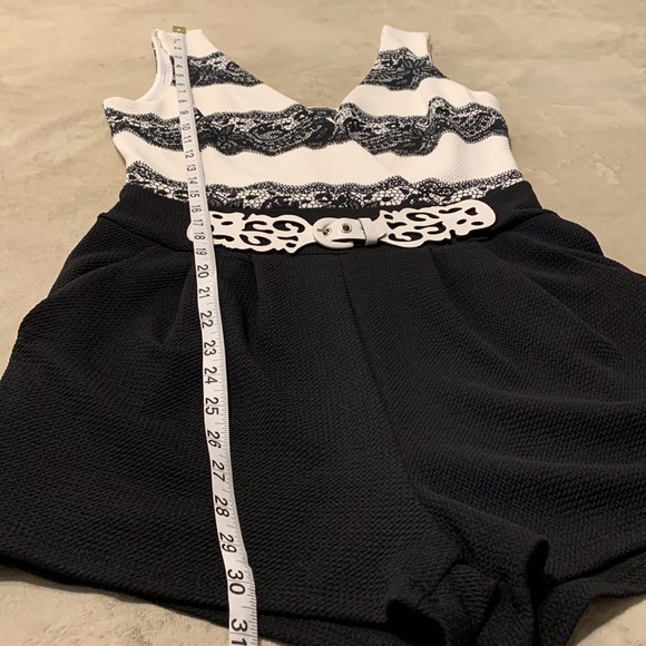 Black and white Romper - Picture 3 of 3